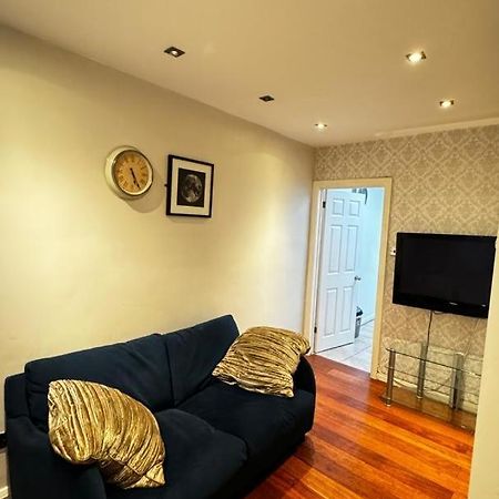 Eastbury Road Home Уотфорд Экстерьер фото