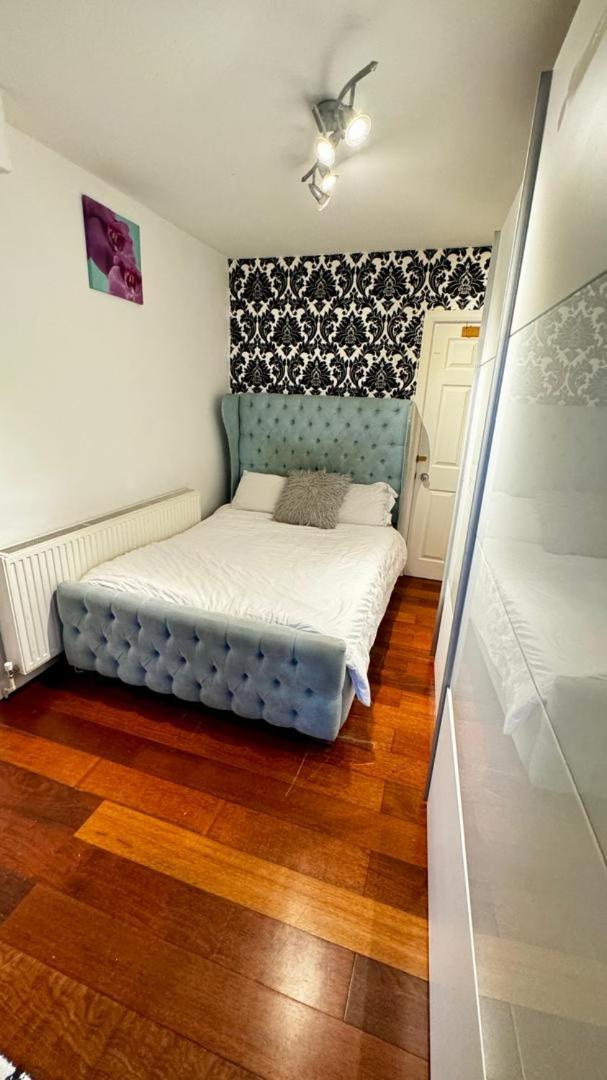 Eastbury Road Home Уотфорд Экстерьер фото