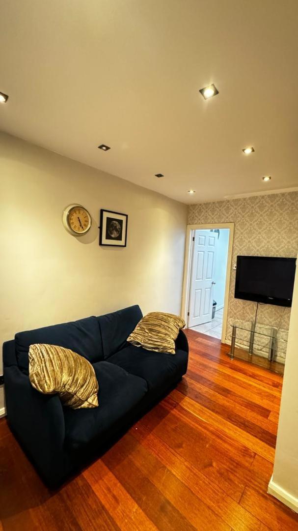 Eastbury Road Home Уотфорд Экстерьер фото