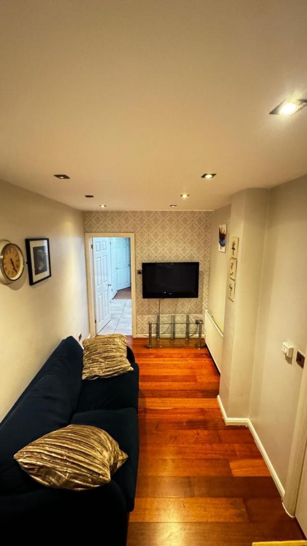 Eastbury Road Home Уотфорд Экстерьер фото